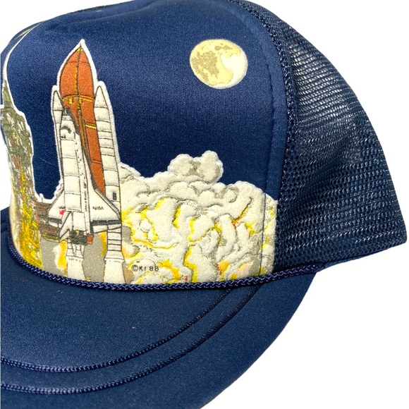 VINTAGE KENNEDY SPACE CENTER TRUCKER HAT - Picture 3 of 7
